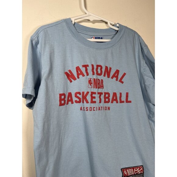 NBA T-Shirt Boys Size 10-12 Light Blue Red Basketball Sports - Picture 2 of 6